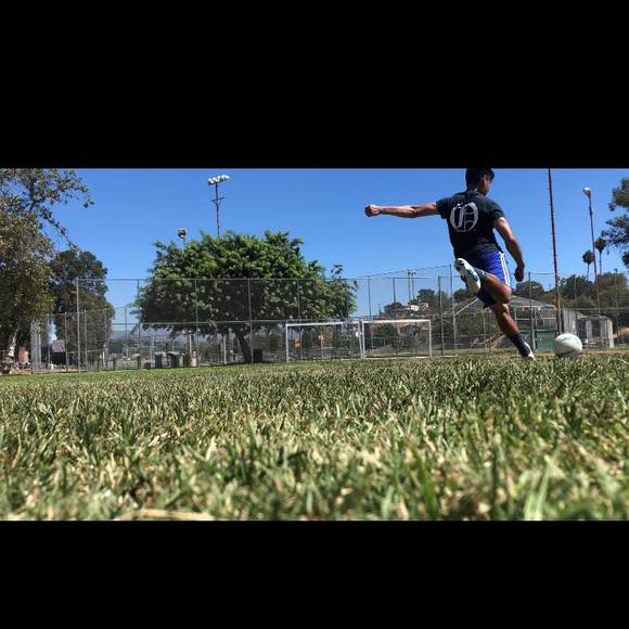 Profile Picture of Manuel Gonzalez (@kiwy2506) on Poshmark