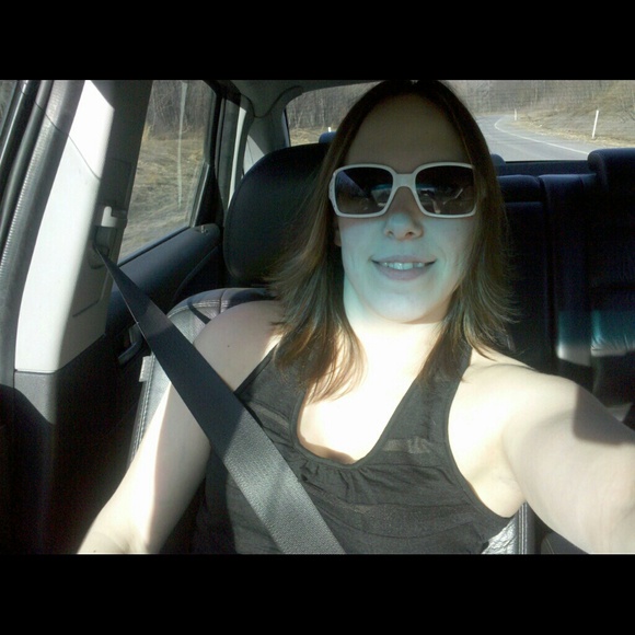 Profile Picture of Amanda Smego (@amandasmego) on Poshmark