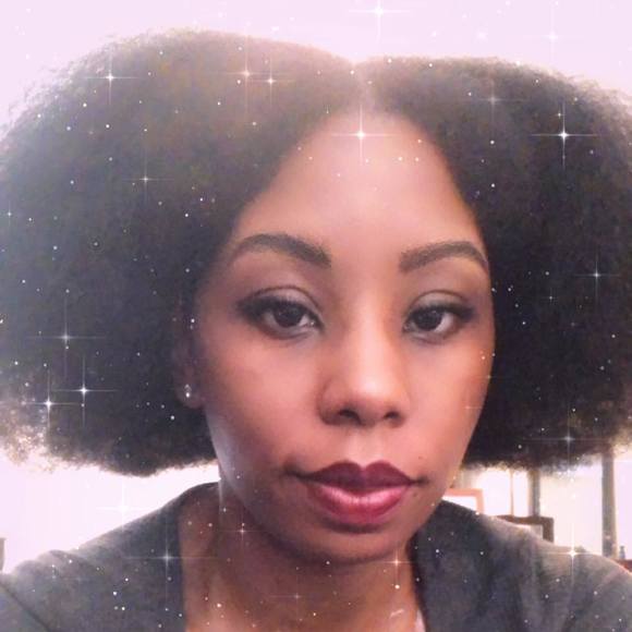 Profile Picture of Sharika Moore (@naomijr) on Poshmark