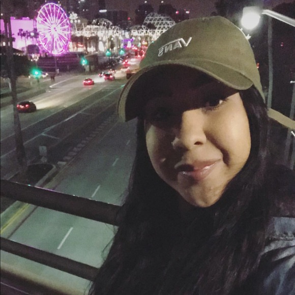 Profile Picture of Christina Toscano (@serenact91) on Poshmark