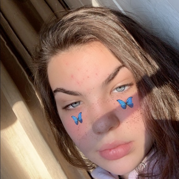 Profile Picture of Abby Cimarolli (@cimarolliabby) on Poshmark