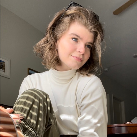 Profile Picture of Kate Everett (@wolfgirlk321) on Poshmark