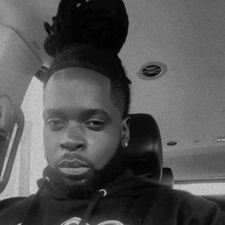 Profile Picture of 🎥🎥John Hollywood🎬🎬 (@hollywooddabarber) on Instagram