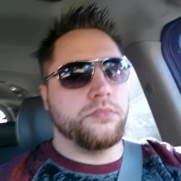 Profile Picture of Edward Ware (@edwardware79) on Poshmark