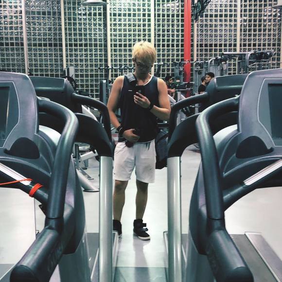 Profile Picture of Inhyeok Hwang (@inhyeokhwang) on Poshmark