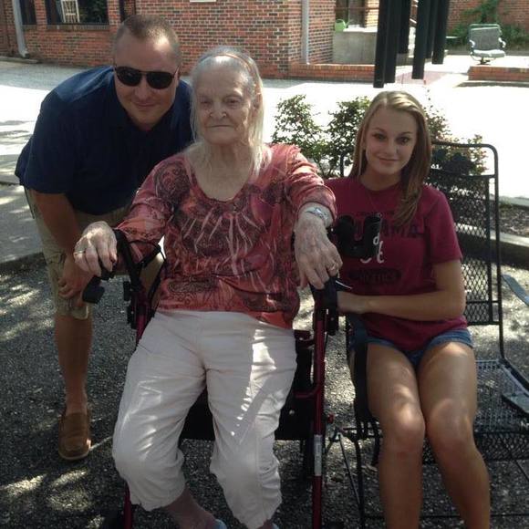 Profile Picture of Alexis Bozeman (@alexisbozeman) on Poshmark