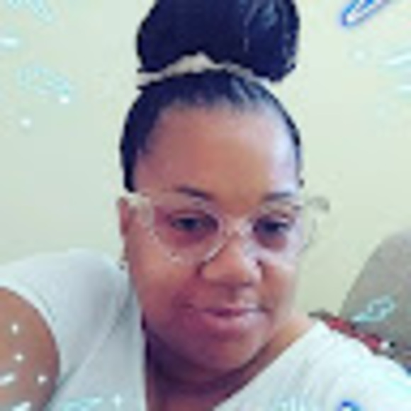 Profile Picture of Sabrina Singleton (@sabrinasingl472) on Poshmark