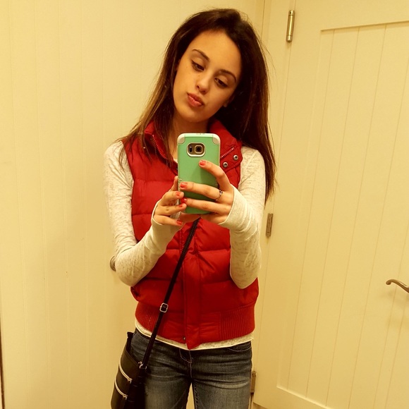 Profile Picture of Sophia Mann (@sophiamann96) on Poshmark