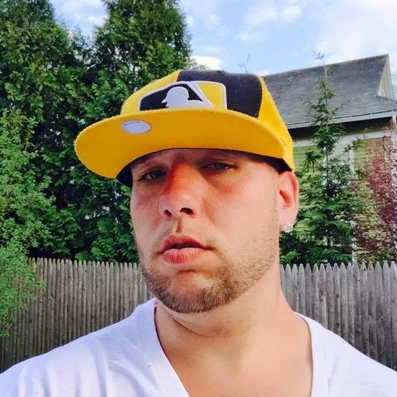 Profile Picture of Nathan Jennings (@natejenn) on Poshmark