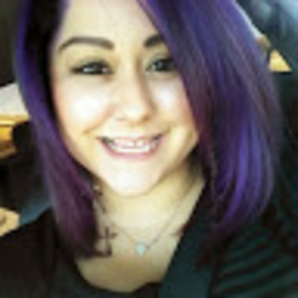 Profile Picture of Kristina Clift (@kec725) on Poshmark