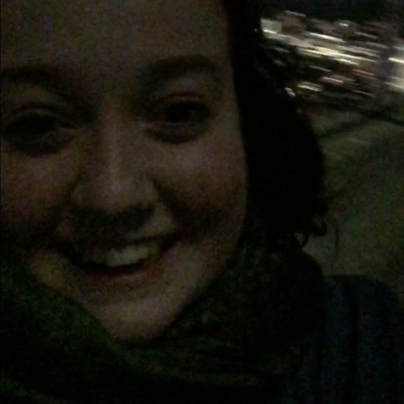 Profile Picture of Emoree Heiselt (@eheiselt) on Poshmark