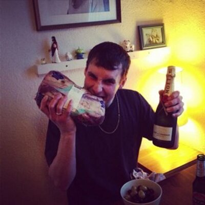 Profile Picture of Joe Slowey Robertson (@joeyrobs) on Twitter