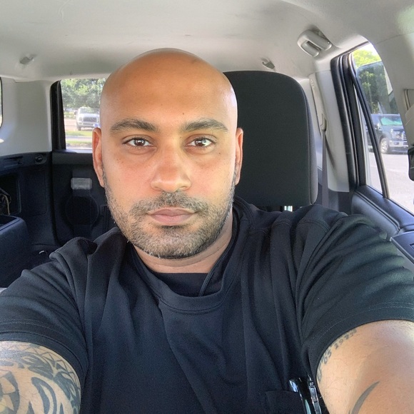 Alex Demba - Poshmark Profile Picture of Alex Demba (@alexdemba) on Poshmark