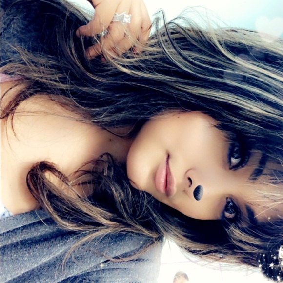 Profile Picture of Yadira Huizar (@yadis2926) on Poshmark