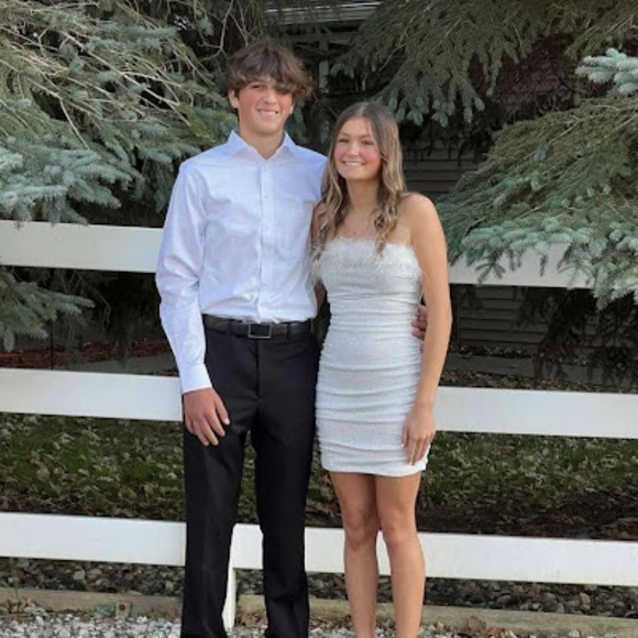 Profile Picture of Hailey Lindman (@hailey_lindman) on Poshmark