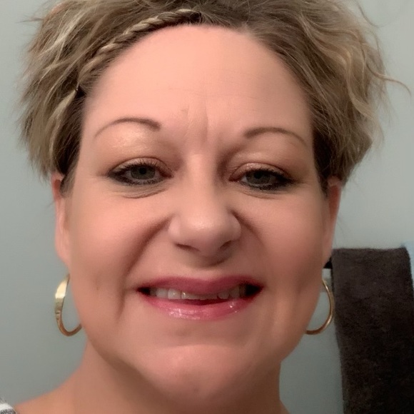 Profile Picture of Misty Allen (@mistyallen700) on Poshmark