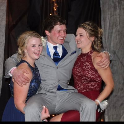 Profile Picture of Jay (@JayleeSimonson) on Twitter