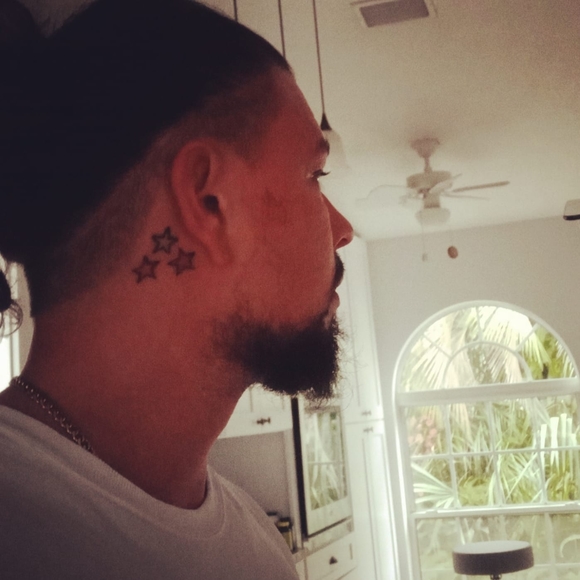 Profile Picture of Robert Brock (@robusc83) on Poshmark