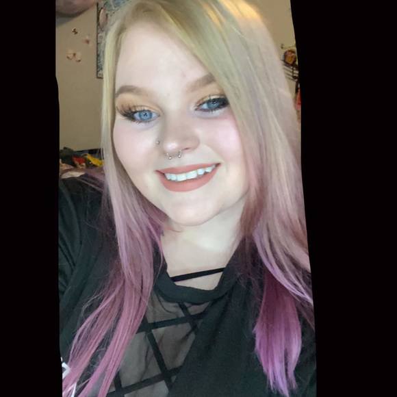 Profile Picture of Janay Swaney (@jswaney02) on Poshmark