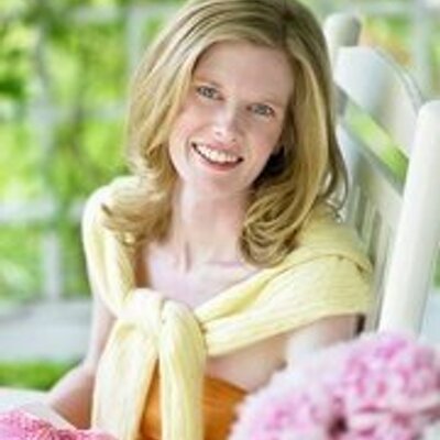 Profile Picture of Susanne James (@susannejames77) on Twitter