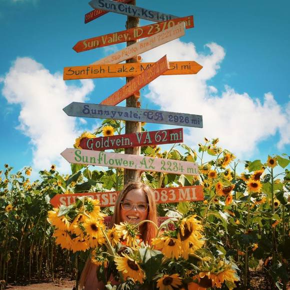 Profile Picture of Brittney Clukey (@bannc19) on Poshmark