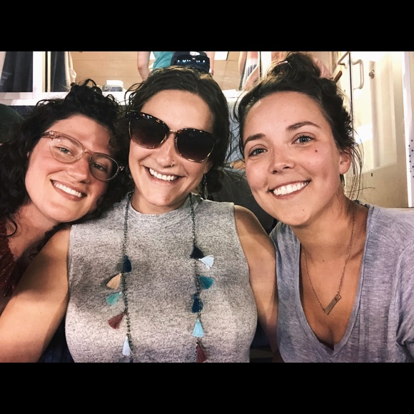 Lys Nepper - Poshmark Profile Picture of Lys Nepper (@anepper) on Poshmark