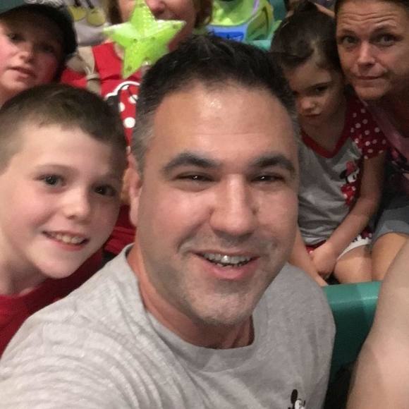 Profile Picture of Timothy Caroselli (@tcaroselli) on Poshmark