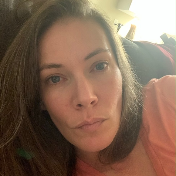 Profile Picture of Caitlin Calwell (@catcalwell) on Poshmark