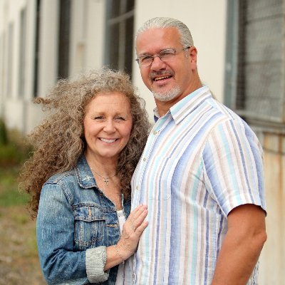 Profile Photo of Tony And Kim Cash (@TonyandKimCash) on Twitter