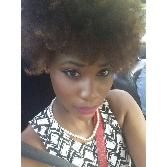 Profile Picture of Ariel Cobb (@aricobb) on Poshmark