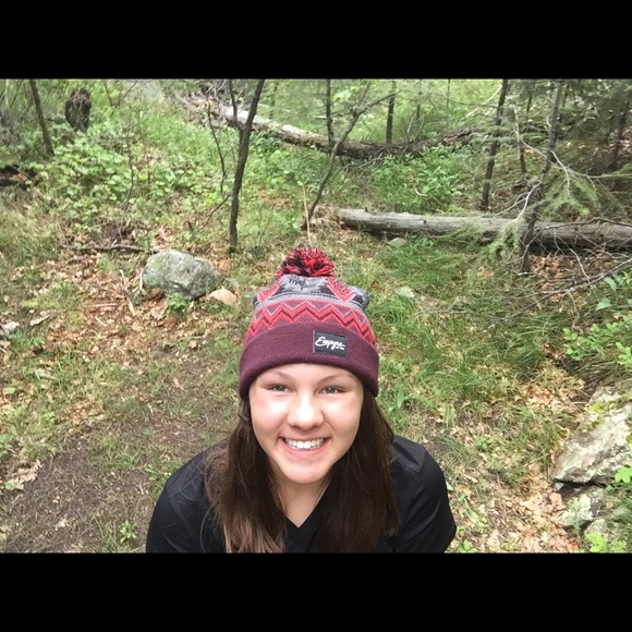 Profile Picture of Danielle Weaver (@dani_weaver548) on Poshmark