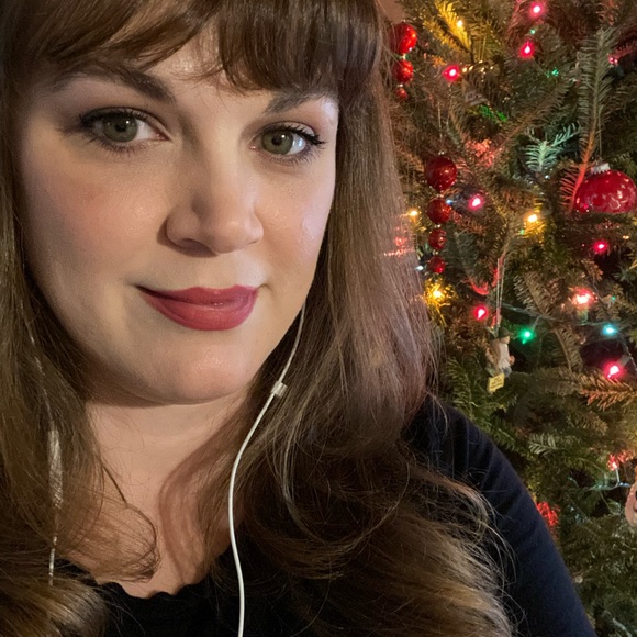 Profile Picture of Julie Grishaw (@orchidsandpeace) on Poshmark