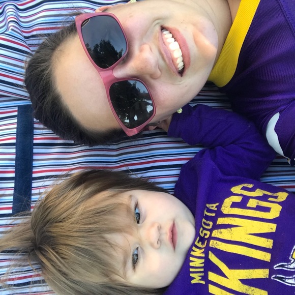 Profile Picture of Kristi Umberger (@sodergkm) on Poshmark