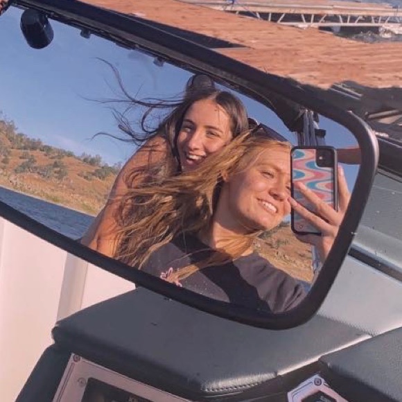 Profile Picture of Jaycee Martina (@jayceemartina) on Poshmark