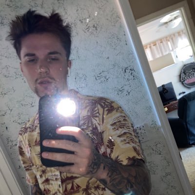 Profile Picture of Matt Beckman (@chickenwang83) on Twitter