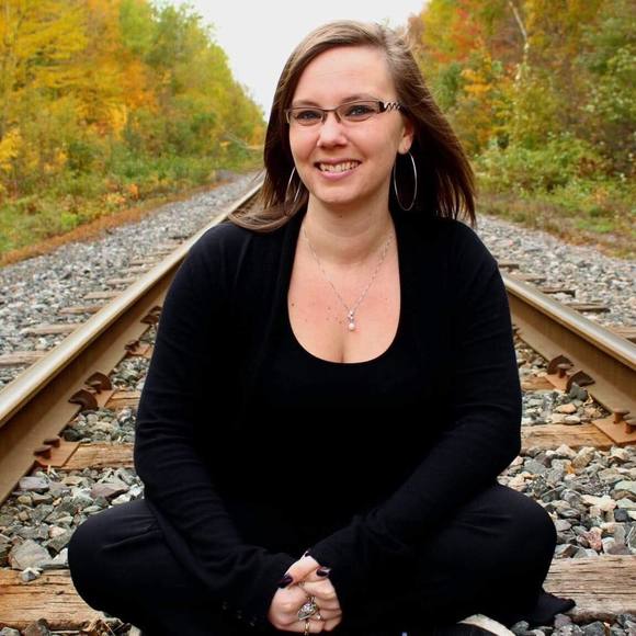 Profile Picture of Jessica Bolduc (@jessie_bolduc42) on Poshmark