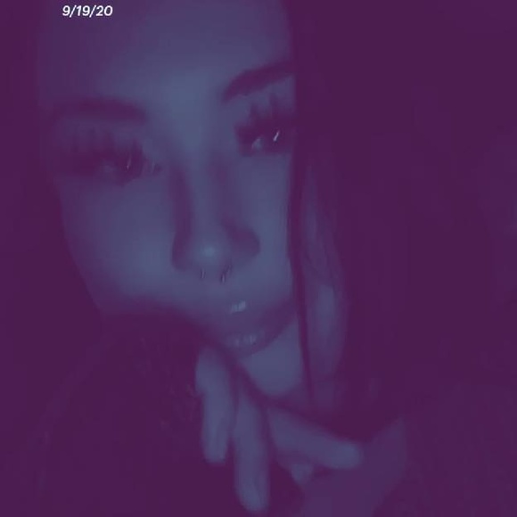 Simone Champagne - Poshmark Profile Picture of Simone Champagne (@xoxosimone187) on Poshmark