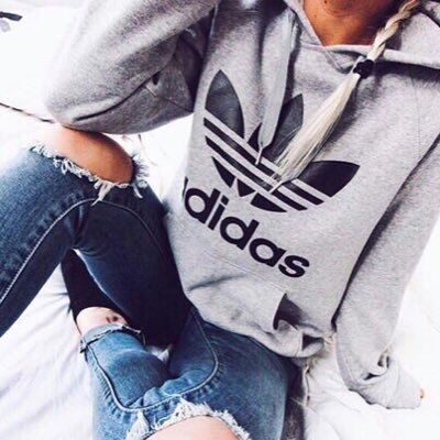 Profile Picture of Julia Lay (@julialayy) on Twitter