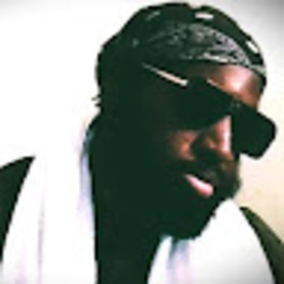 Profile Picture of Ladell Phillips (@ladellwayne) on Poshmark