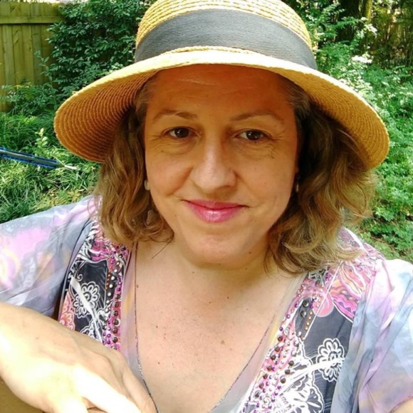 Profile Picture of Beth Bloomfield (@bethbloomfield) on Poshmark