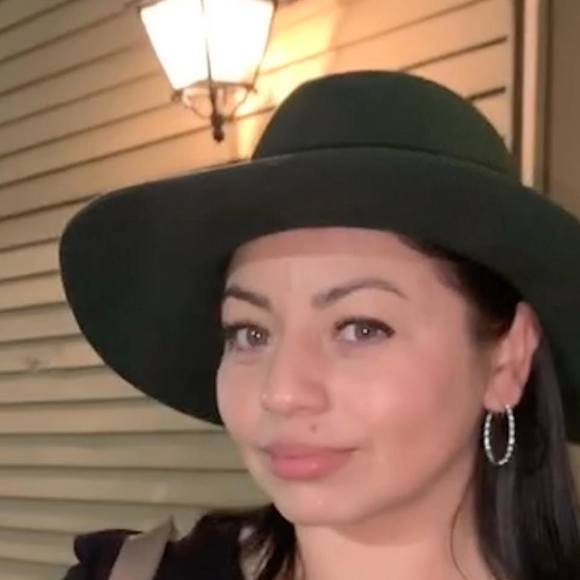 Profile Picture of Marina Lopez (@omarina82) on Poshmark