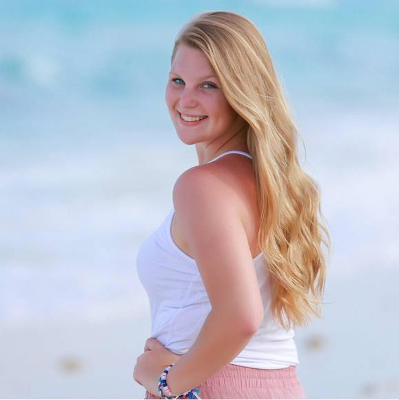 Profile Picture of Daley Beashore (@lilbeash) on Poshmark
