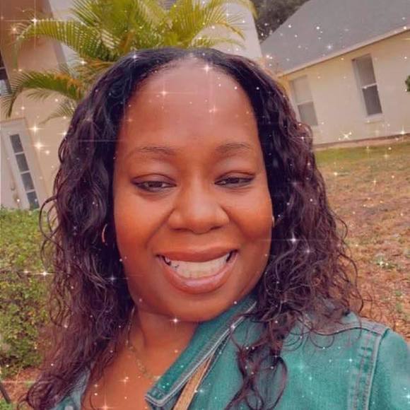 Profile Picture of Vandella Doyle (@della69) on Poshmark
