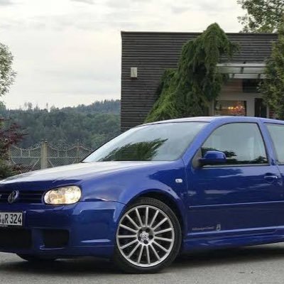 Profile Picture of Cesar (@CesarLoeza96) on Twitter