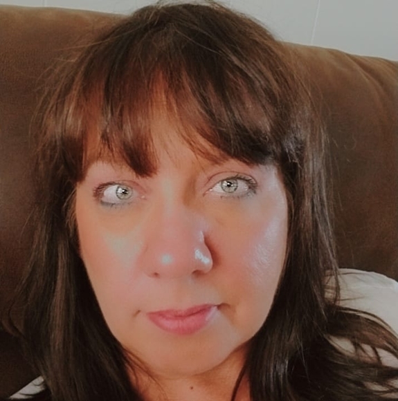 Profile Picture of Bobbie Dunham (@dunhambobbie) on Poshmark