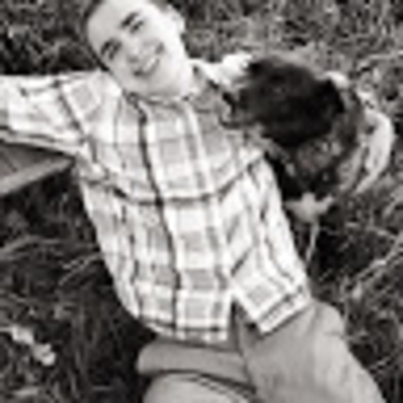 Profile Picture of Noah Vetrone (@noahvetrone) on Poshmark