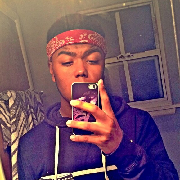 Profile Picture of Gavin Callender (@swaggyg42) on Poshmark