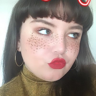 Profile Picture of Lauren (@lauzmel) on Twitter