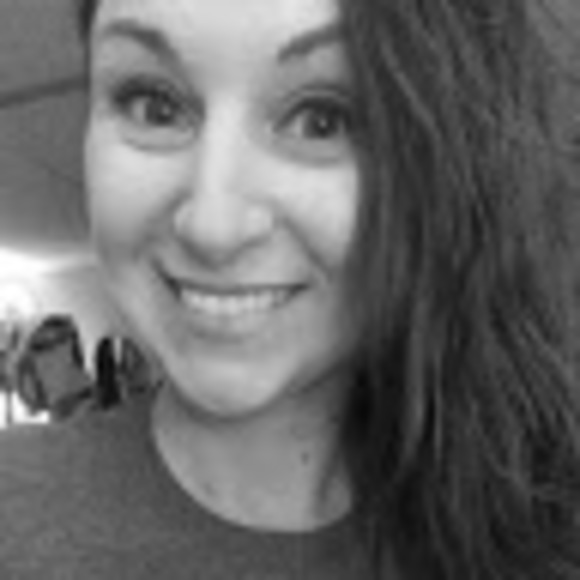 Profile Picture of Tamesha Bean (@tamesha1184) on Poshmark