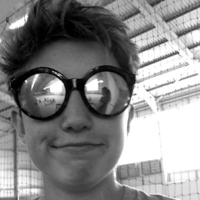 Profile Picture of Tom Fenton (@Tom_fentoooooon) on Twitter